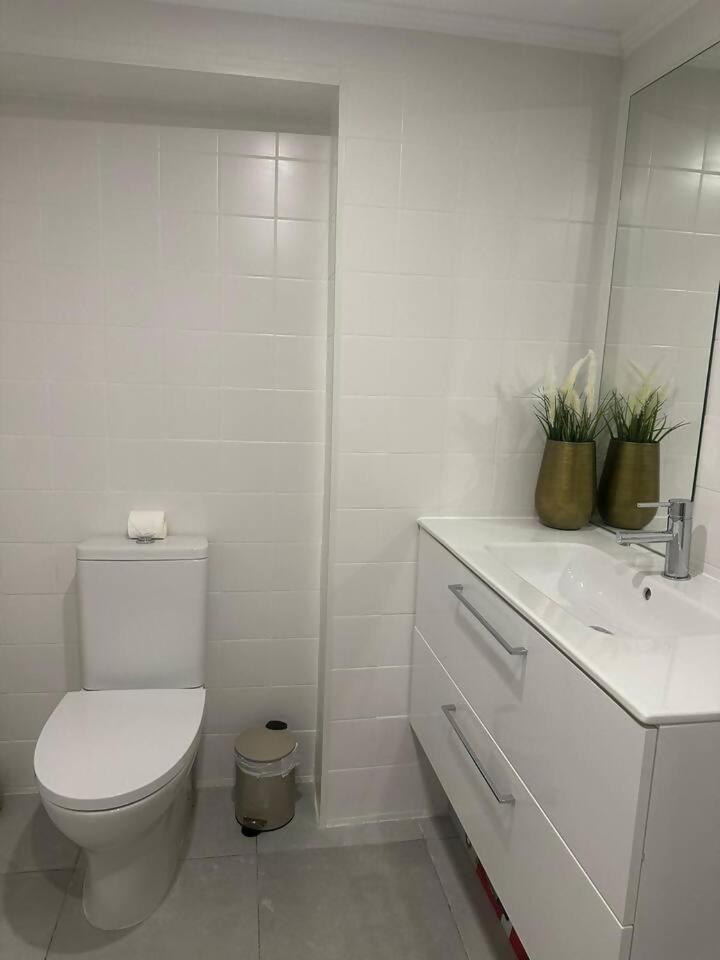 Stylish Renovated Apartment In Chiado Lissabon Exterior foto