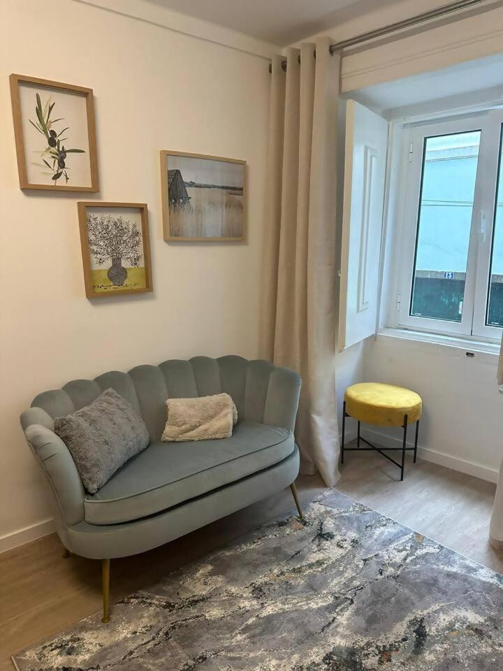 Stylish Renovated Apartment In Chiado Lissabon Exterior foto